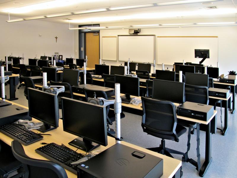 مدرسه هوشمند و مدرن در مشهد